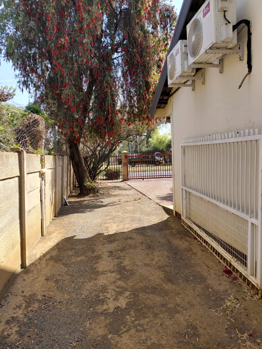 To Let 4 Bedroom Property for Rent in Universitas Free State